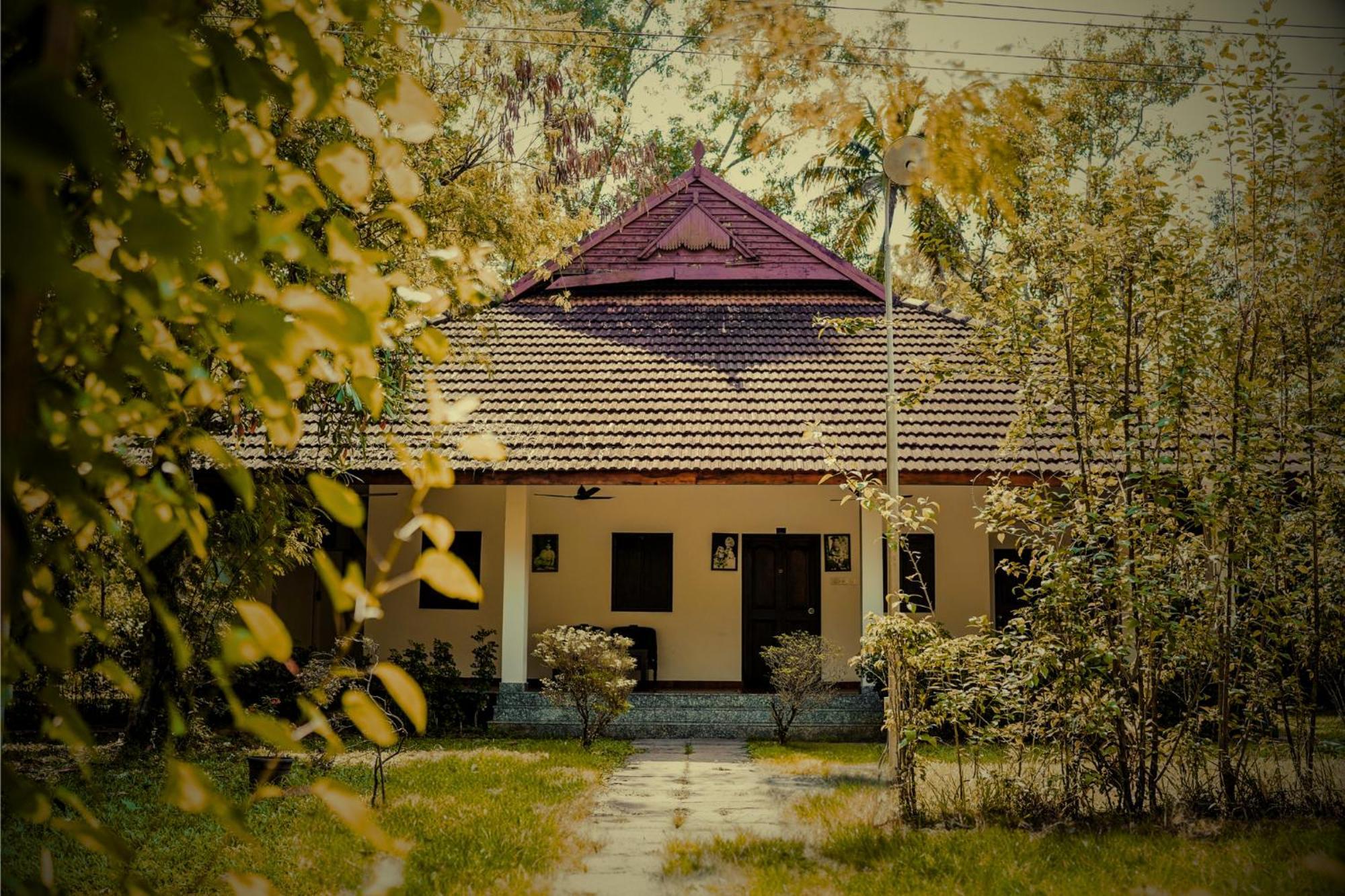 Marari Beach Palace Mararikulam Exterior photo