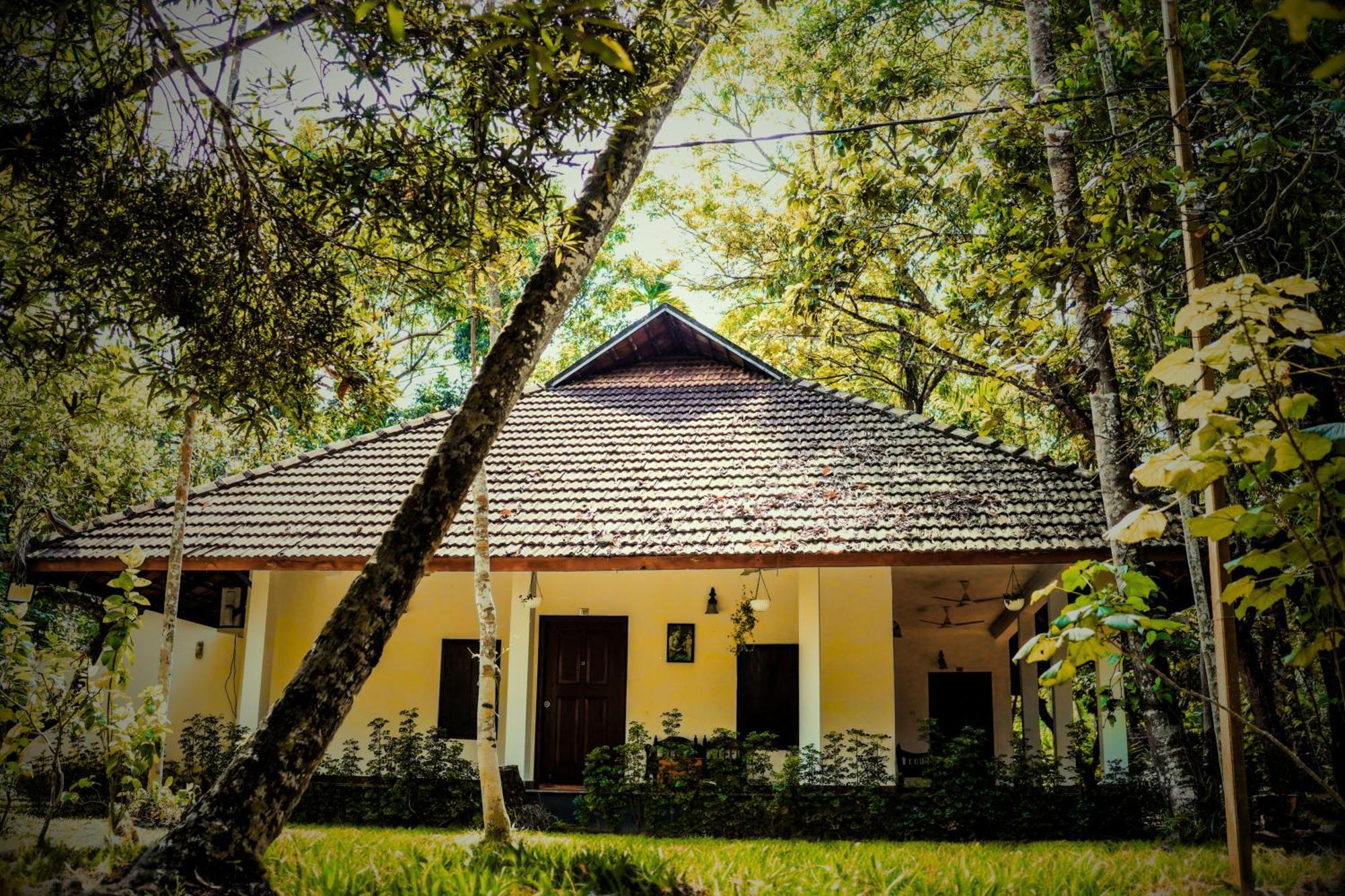Marari Beach Palace Mararikulam Exterior photo