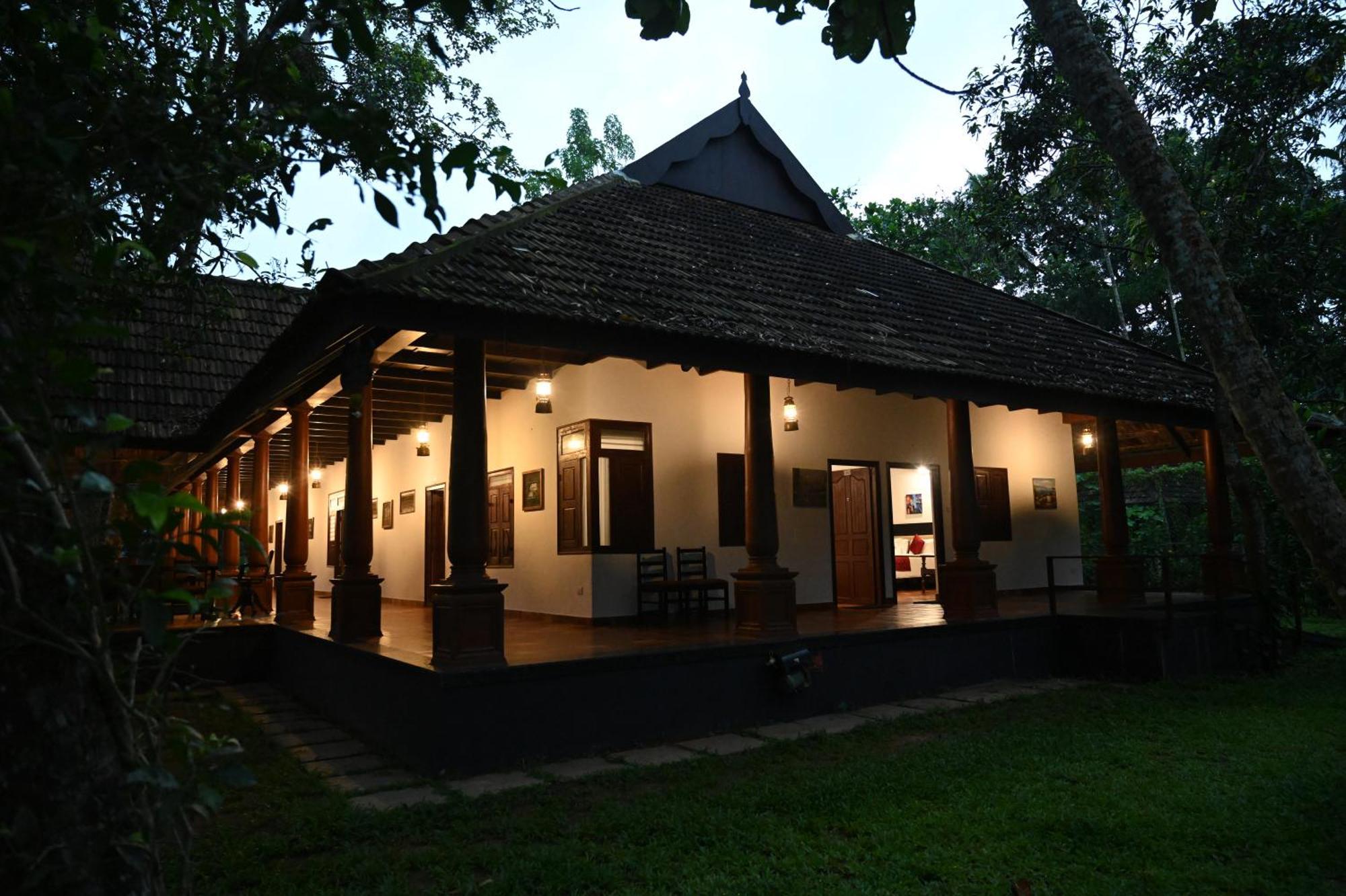 Marari Beach Palace Mararikulam Exterior photo