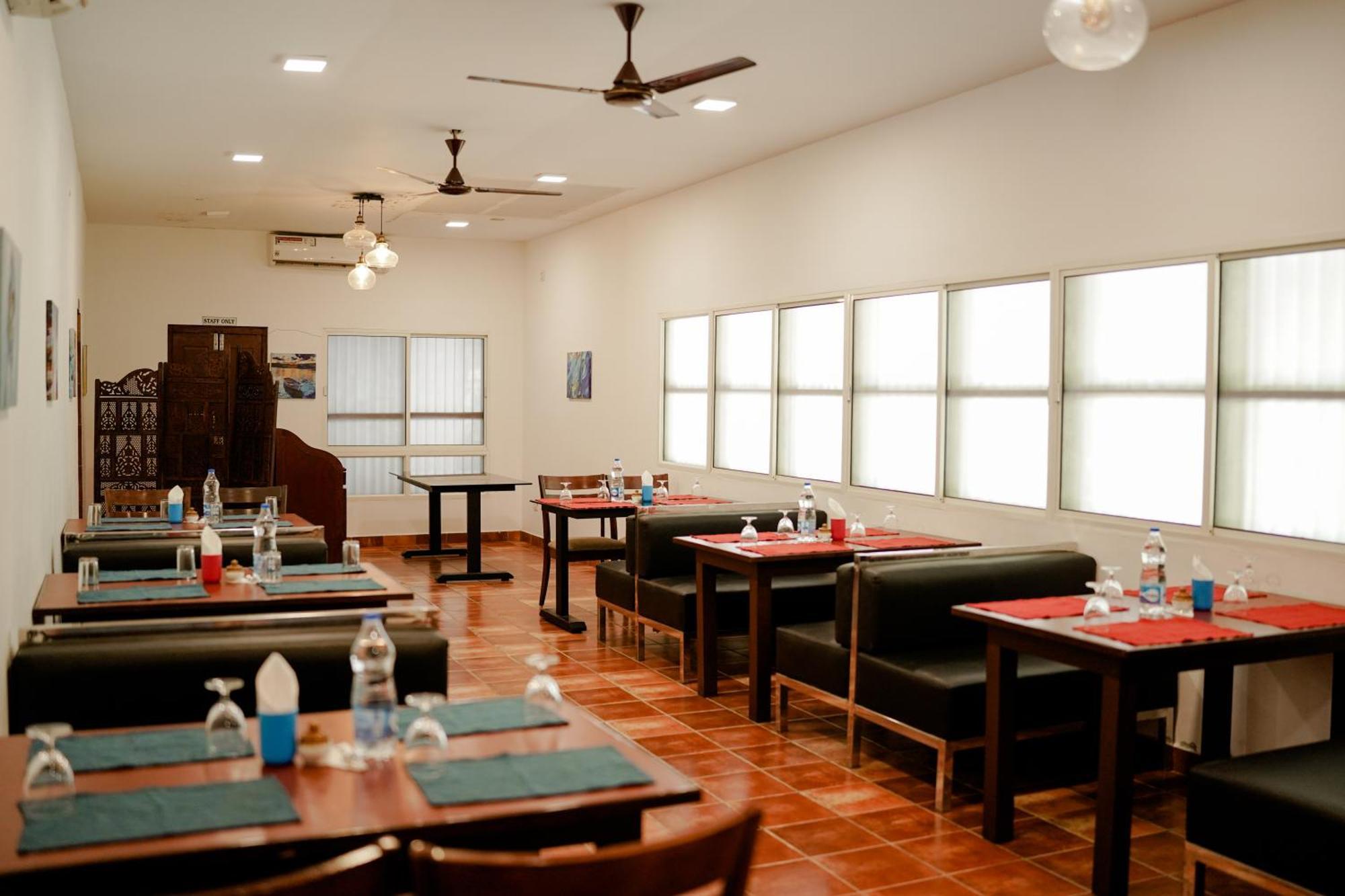 Marari Beach Palace Mararikulam Exterior photo